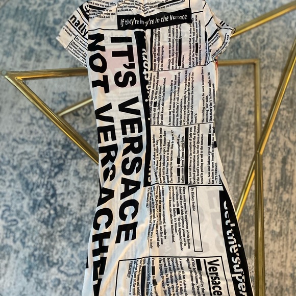 VERSACE NEWS PRINT - Picture 4 of 5